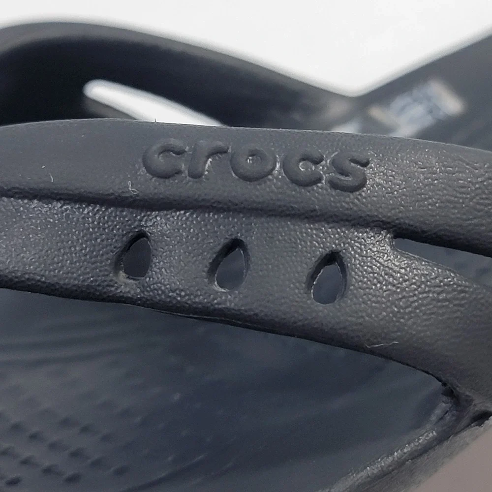 Crocs‎ Kadee Sandals Slides Junior 1 Black Thong Slip On Waterproof Flip Flops
